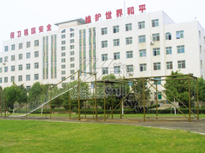 浪木、轮胎攀台、蹦床、空中抓网